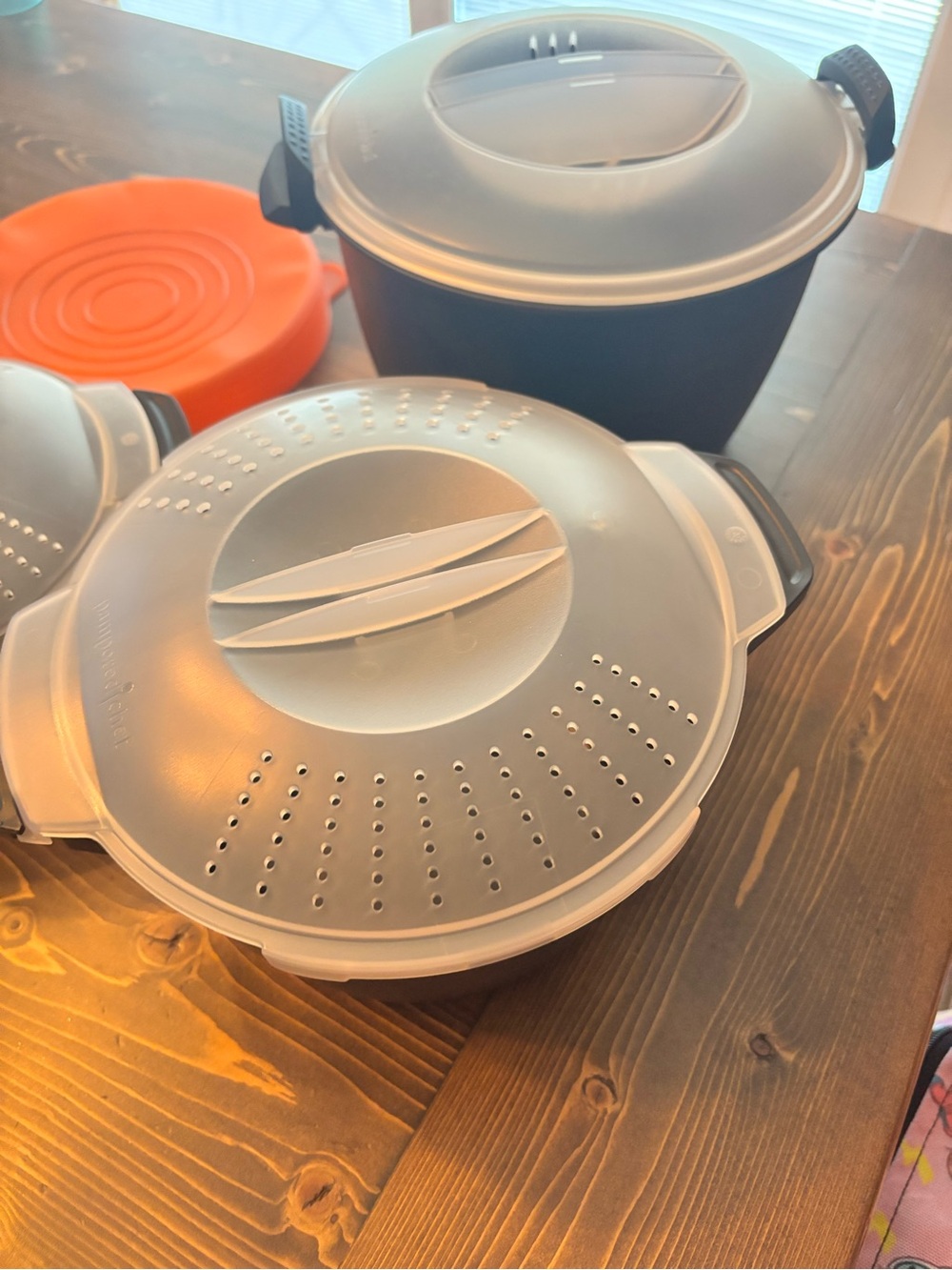 Pampered Chef Black Cookware Set with White Lids - Picture 6 of 12